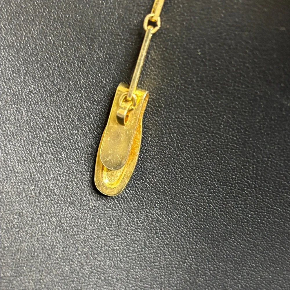Prayer Hands Vest Clip Mother Of Pearl